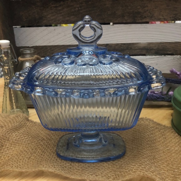 Vintage Indiana Glass Co Candy Dish #7830 - Picture 5 of 11